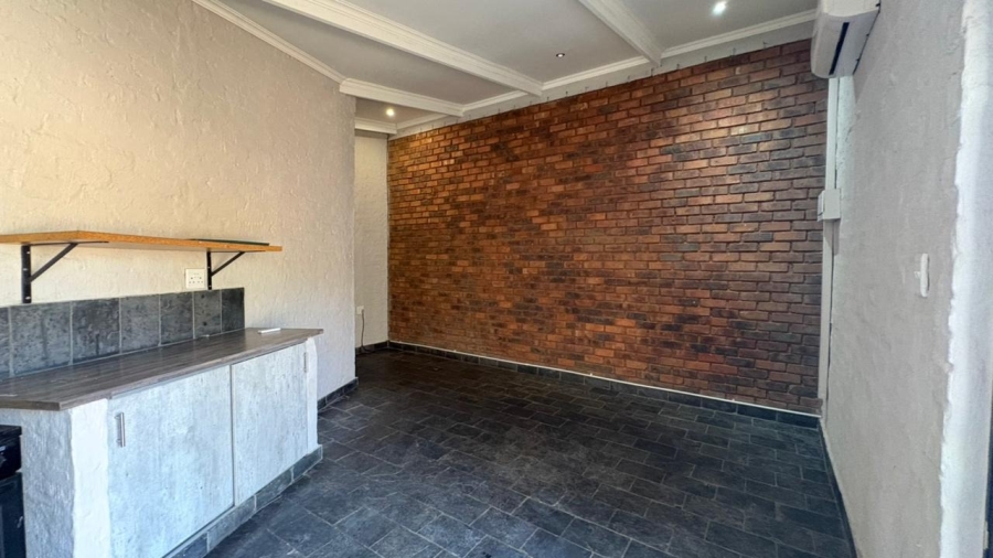 To Let 1 Bedroom Property for Rent in Safari Gardens North West